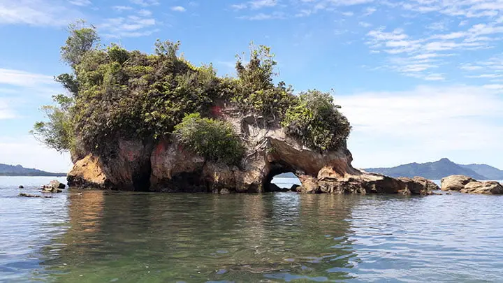 pantai batu gajah sibolga | bukit lawang trekking Pantai Batu Gajah Sibolga